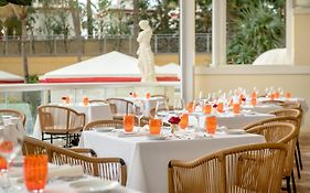 Acqualina Resort And Residences